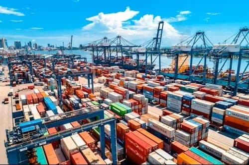 Demurrage and Detention Explained: What Importers Must Understand Before Cargo Arrives
